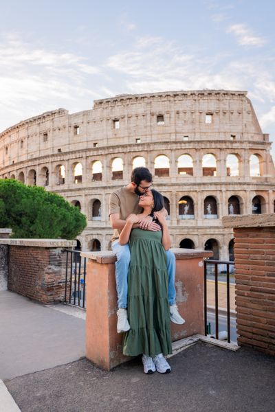 Professional photoshoot at the Colosseum in Rome — photo by Valentina Fusiello, Smiler