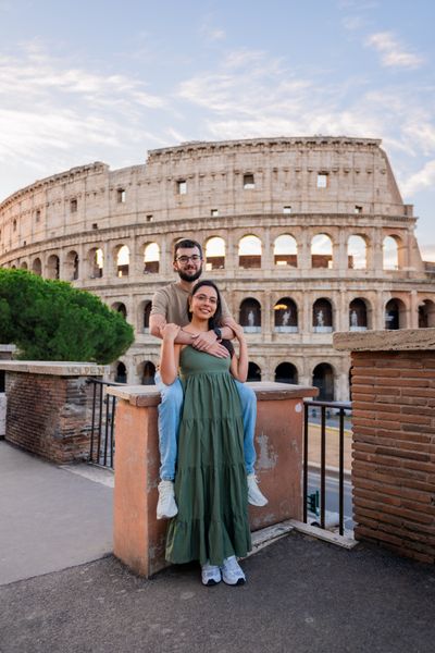 Professional photoshoot at the Colosseum in Rome — photo by Valentina Fusiello, Smiler