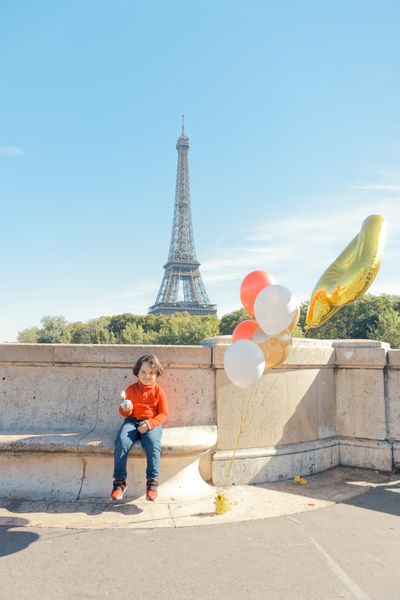 Eiffel Tower Photoshoot in Paris in Paris — photo by Quentin de LABEAUME, Smiler