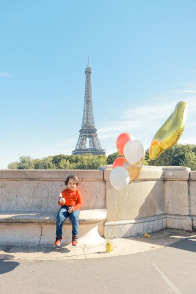 Eiffel Tower Photoshoot in Paris in Paris — photo by Quentin de LABEAUME, Smiler