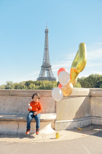 Eiffel Tower Photoshoot in Paris in Paris — photo by Quentin de LABEAUME, Smiler