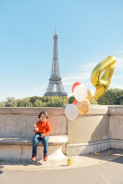 Eiffel Tower Photoshoot in Paris in Paris — photo by Quentin de LABEAUME, Smiler