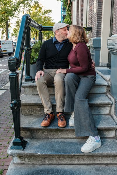 Romantic Couples Photoshoot in Amsterdam (Premium) in Amsterdam — photo by Doruk Sirtioglu, Smiler
