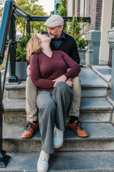 Romantic Couples Photoshoot in Amsterdam (Premium) in Amsterdam — photo by Doruk Sirtioglu, Smiler