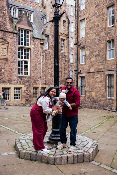 Romantic photoshoot for couples in Edinburgh — photo by Melissa Clark, Smiler