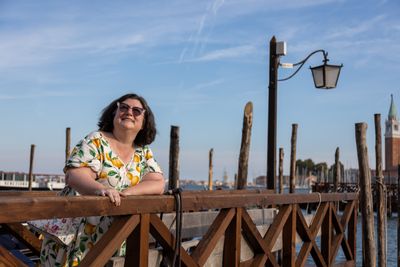 Professional photoshoot at the Piazza San Marco in Venice in Venice — photo by VenicebyFabion, Smiler