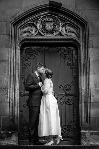 Romantic photoshoot for couples in Edinburgh — photo by James Armandary, Smiler