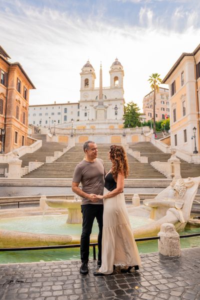 Romantic Couples Photoshoot in Rome — Trastevere (Standard) in Rome — photo by Valentina Fusiello, Smiler