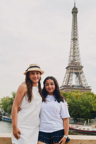 Eiffel Tower Photoshoot in Paris in Paris — photo by Romain B, Smiler