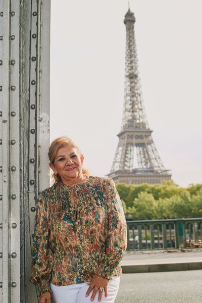Eiffel Tower Photoshoot in Paris in Paris — photo by Romain B, Smiler