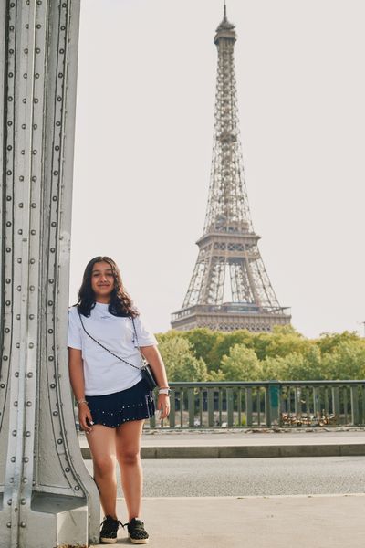 Eiffel Tower Photoshoot in Paris in Paris — photo by Romain B, Smiler