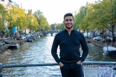 SABARIRAJ — Amsterdam Canals Photoshoot · 1 w ago — photo by Casper de droog, Smiler