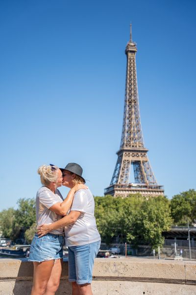 Eiffel Tower Photoshoot in Paris in Paris — photo by Kouss AMOURA, Smiler