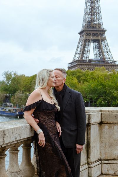 Eiffel Tower Photoshoot in Paris in Paris — photo by Chris  Silva, Smiler