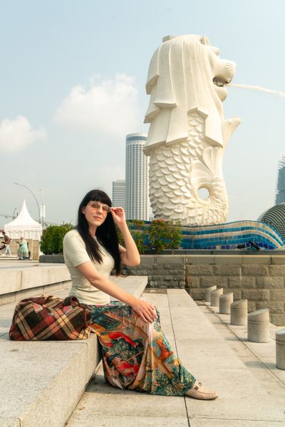 Professional photoshoot at Merlion Park in Singapore — photo by Amelia Yuliana Binte Jamil, Smiler