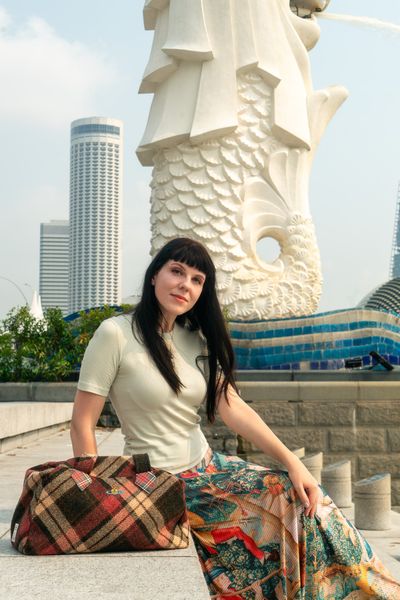 Professional photoshoot at Merlion Park in Singapore — photo by Amelia Yuliana Binte Jamil, Smiler
