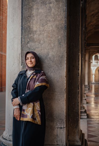 Professional photoshoot at the Piazza San Marco in Venice in Venice — photo by key mazhari, Smiler