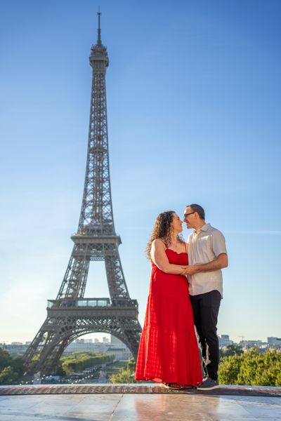 Eiffel Tower Photoshoot in Paris in Paris — photo by Kouss AMOURA, Smiler