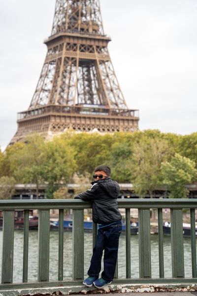 Eiffel Tower Photoshoot in Paris in Paris — photo by mohamed mahaerm, Smiler