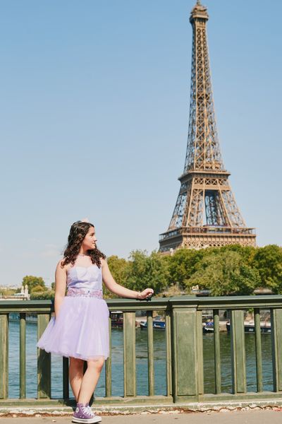 Eiffel Tower Photoshoot in Paris in Paris — photo by Romain B, Smiler