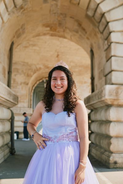 Eiffel Tower Photoshoot in Paris in Paris — photo by Romain B, Smiler