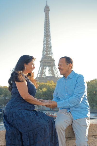 Eiffel Tower Photoshoot in Paris in Paris — photo by Quentin de LABEAUME, Smiler