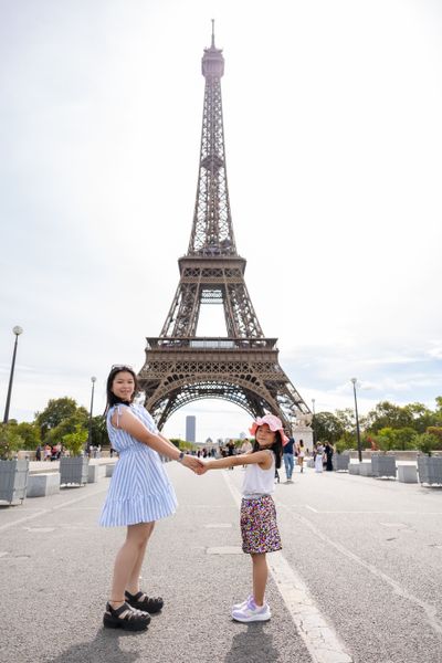 Eiffel Tower Photoshoot in Paris in Paris — photo by Bojan Stanković, Smiler