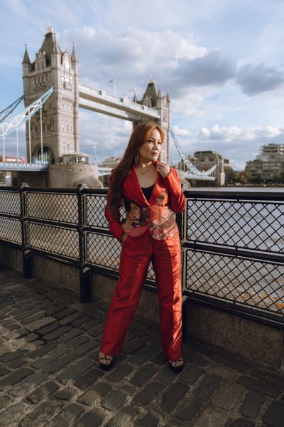 Photoshoot in London in London — photo by Yijin Ge, Smiler