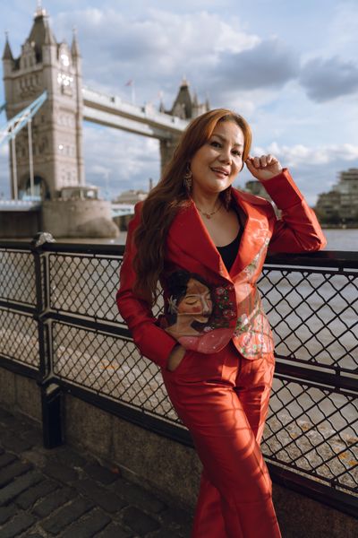 Photoshoot in London in London — photo by Yijin Ge, Smiler