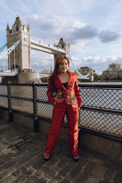 Photoshoot in London in London — photo by Yijin Ge, Smiler