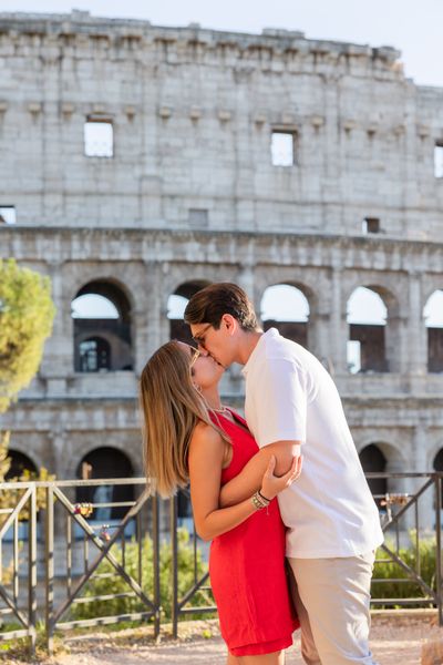 Professional photoshoot at the Colosseum in Rome — photo by Francesco Macioni, Smiler