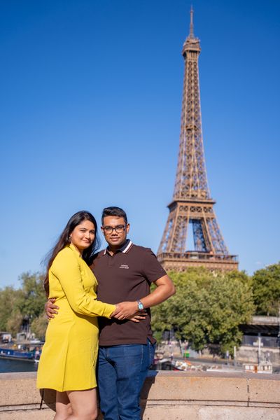 Eiffel Tower Photoshoot in Paris in Paris — photo by Kouss AMOURA, Smiler