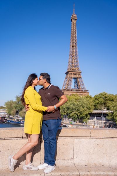 Eiffel Tower Photoshoot in Paris in Paris — photo by Kouss AMOURA, Smiler