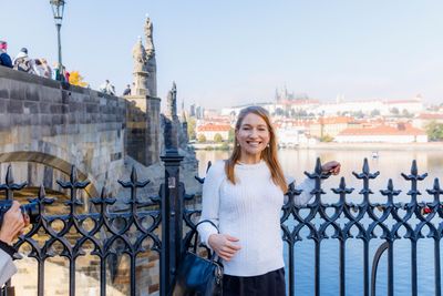 Professional photoshoot at Prague old town in Prague — photo by Katerina Krejčová, Smiler