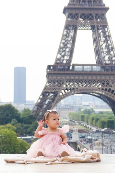 Eiffel Tower Photoshoot in Paris in Paris — photo by Moments in Paris, Smiler