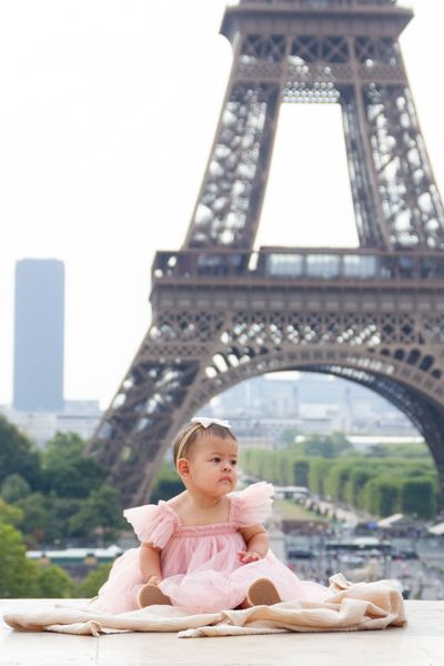 Eiffel Tower Photoshoot in Paris in Paris — photo by Moments in Paris, Smiler