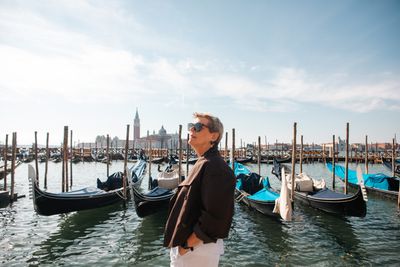 Professional photoshoot at the Piazza San Marco in Venice in Venice — photo by K Yellow, Smiler