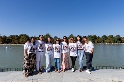 Professional photoshoot at Retiro Park in Madrid — photo by Paula Montoya, Smiler