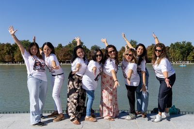 Professional photoshoot at Retiro Park in Madrid — photo by Paula Montoya, Smiler