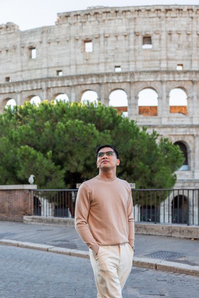 Professional photoshoot at the Colosseum in Rome — photo by Francesco Macioni, Smiler