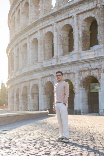 Professional photoshoot at the Colosseum in Rome — photo by Francesco Macioni, Smiler