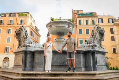 Romantic couples photoshoot in Rome in Rome — photo by Mohamed Sajjadh, Smiler