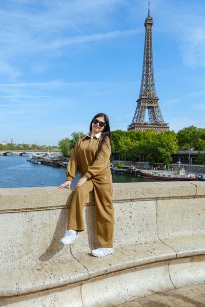 Eiffel Tower Photoshoot in Paris in Paris — photo by Renata  Silva, Smiler