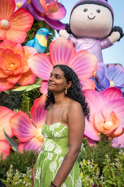 Professional photoshoot at Gardens by the Bay in Singapore — photo by Amelia Yuliana Binte Jamil, Smiler