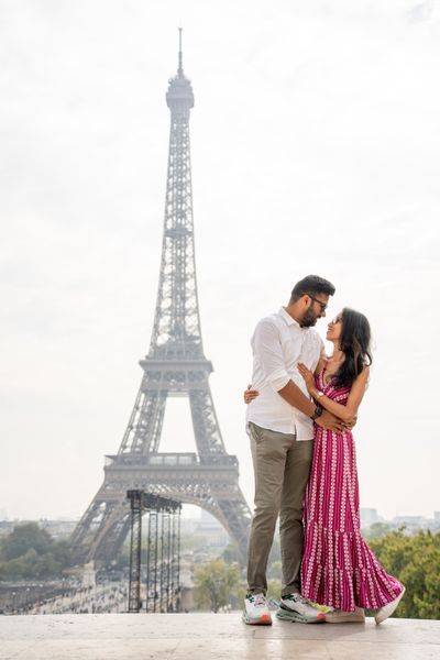 Eiffel Tower Photoshoot in Paris in Paris — photo by Kouss AMOURA, Smiler