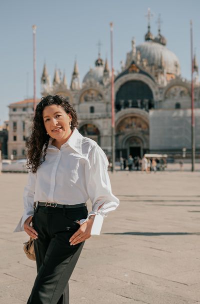 Professional photoshoot at the Piazza San Marco in Venice in Venice — photo by key mazhari, Smiler