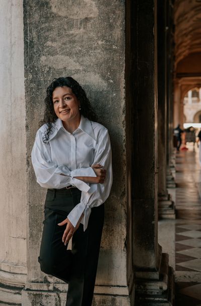 Professional photoshoot at the Piazza San Marco in Venice in Venice — photo by key mazhari, Smiler