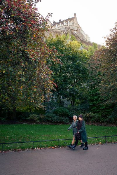 Private photo tour at old town in Edinburgh — photo by Melissa Clark, Smiler