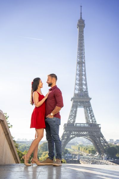Eiffel Tower Photoshoot in Paris in Paris — photo by Kouss AMOURA, Smiler