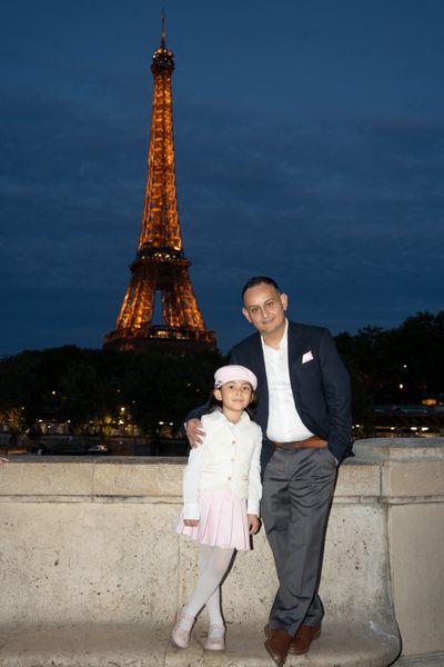 Eiffel Tower Photoshoot in Paris in Paris — photo by Kouss AMOURA, Smiler